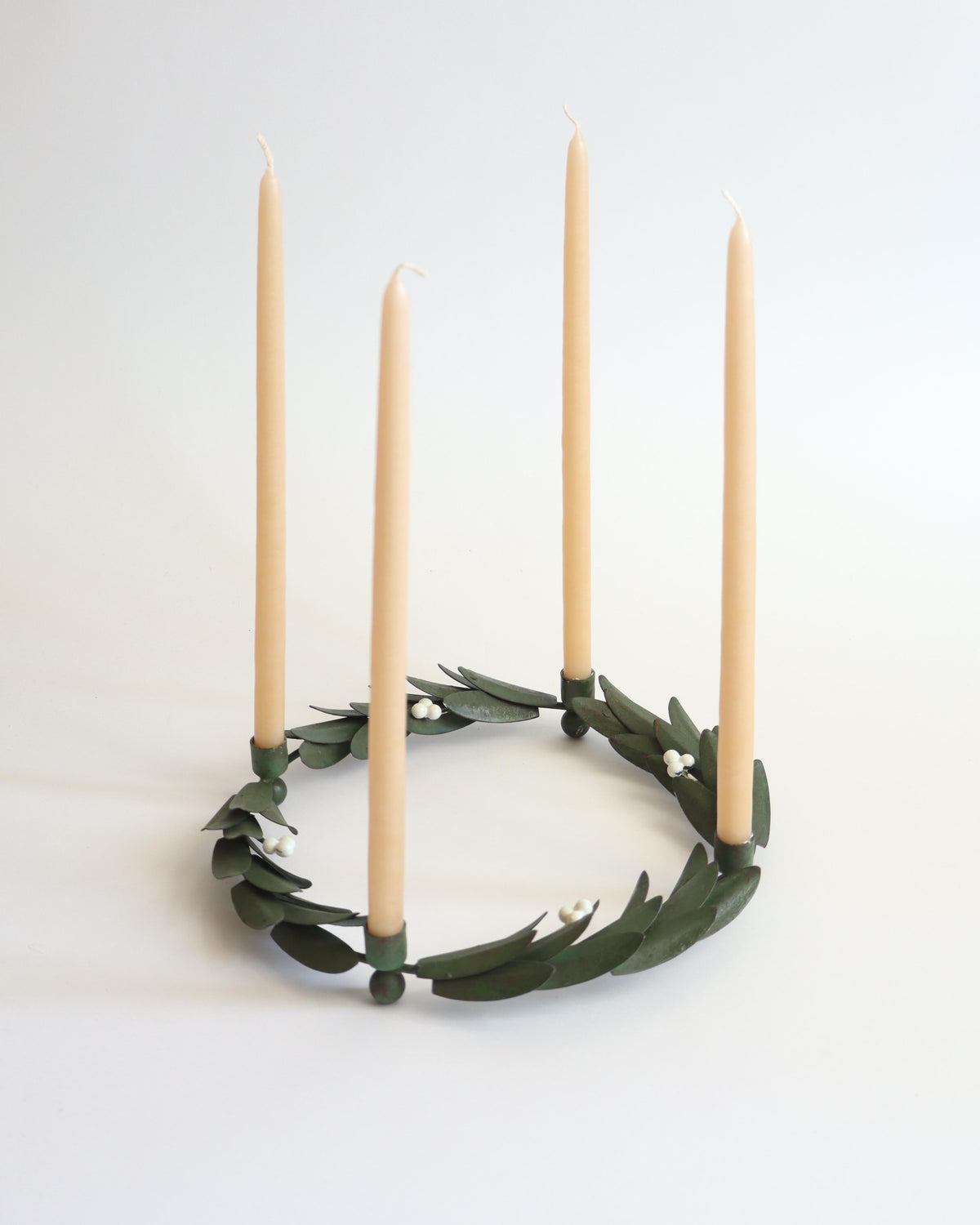Advent Candle Holder with Leaves and Berries