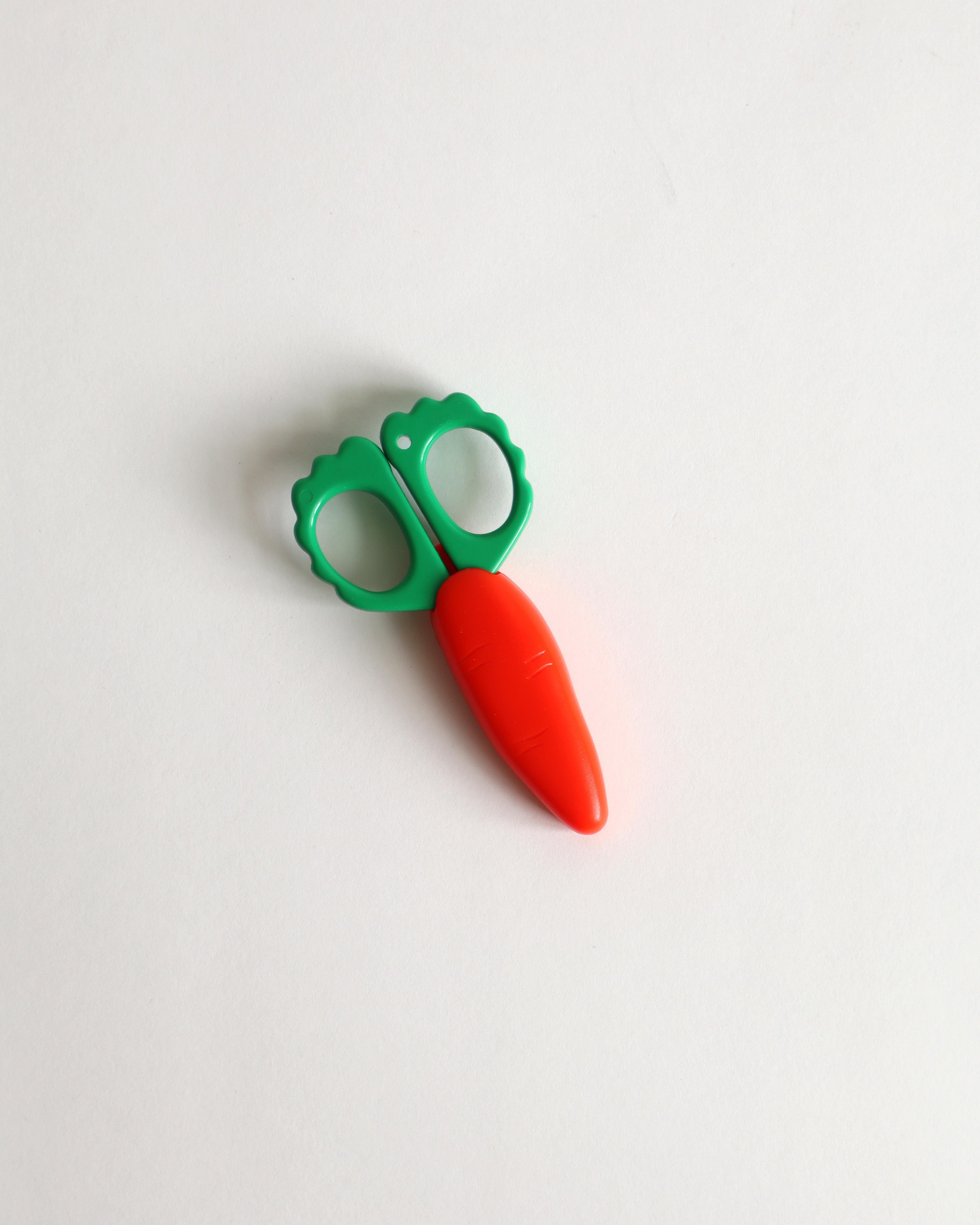 Carrot Magnet Scissors