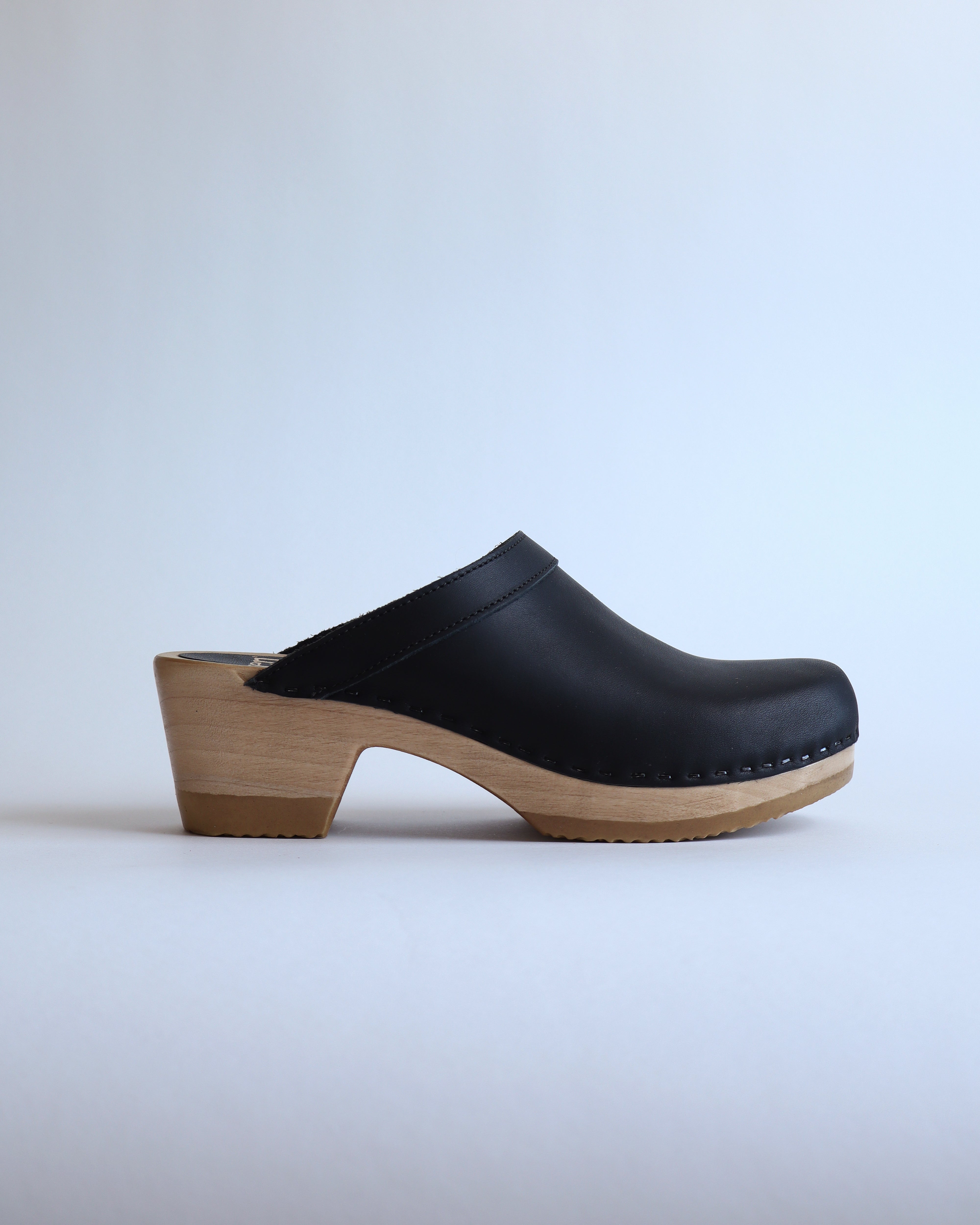 Mid-heel Clog Black