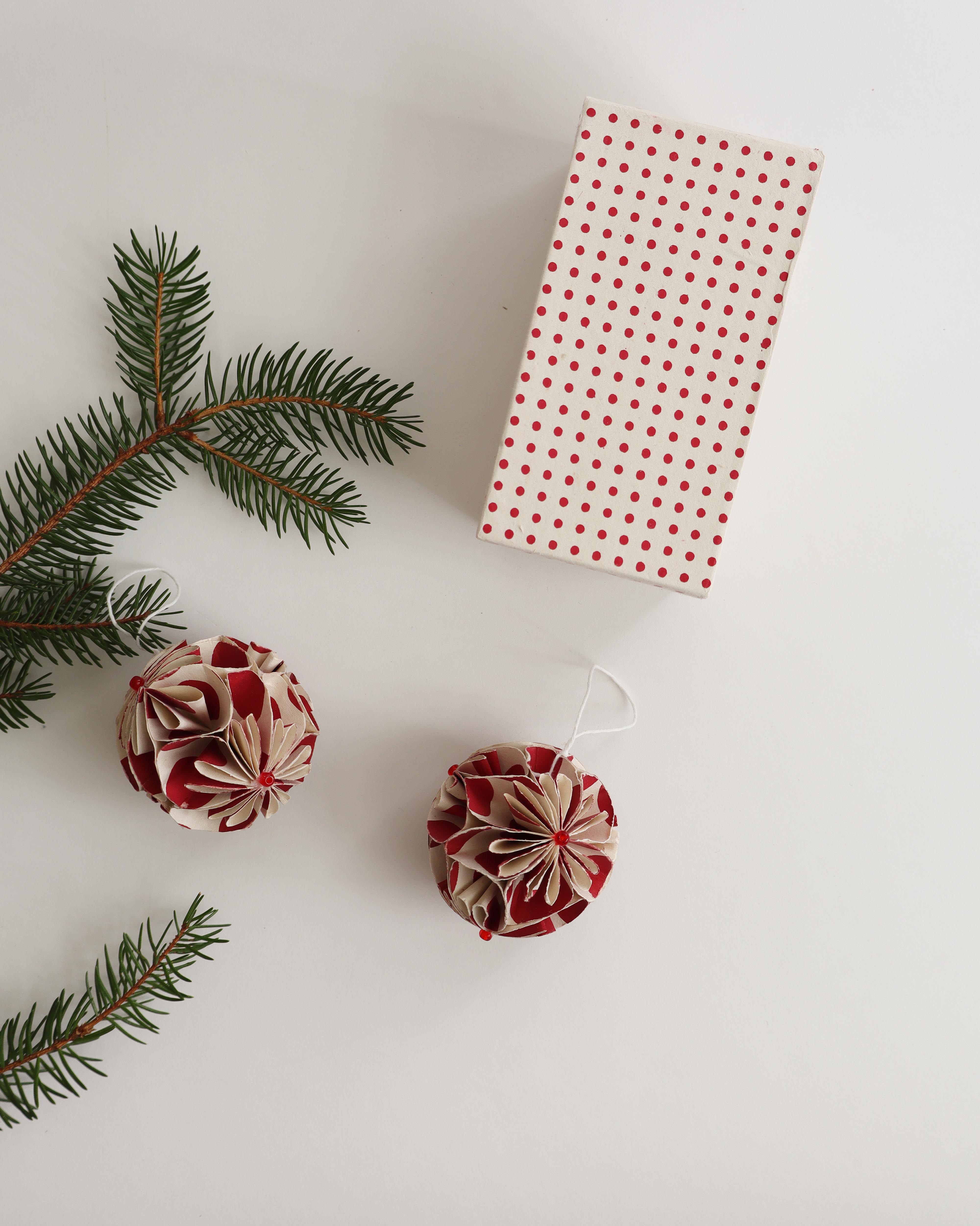 Flower Bauble Box of 2
