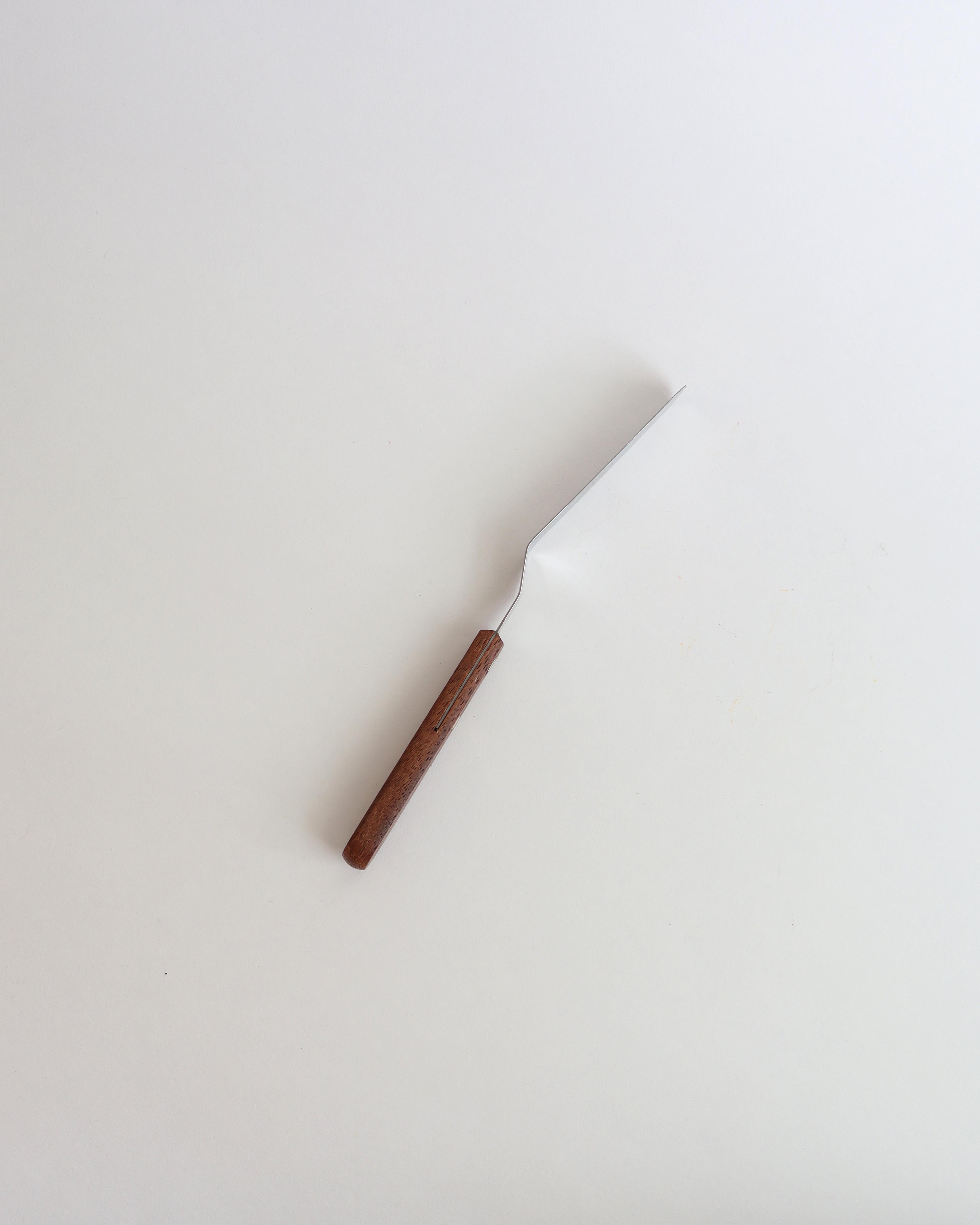 Offset Icing Spatula