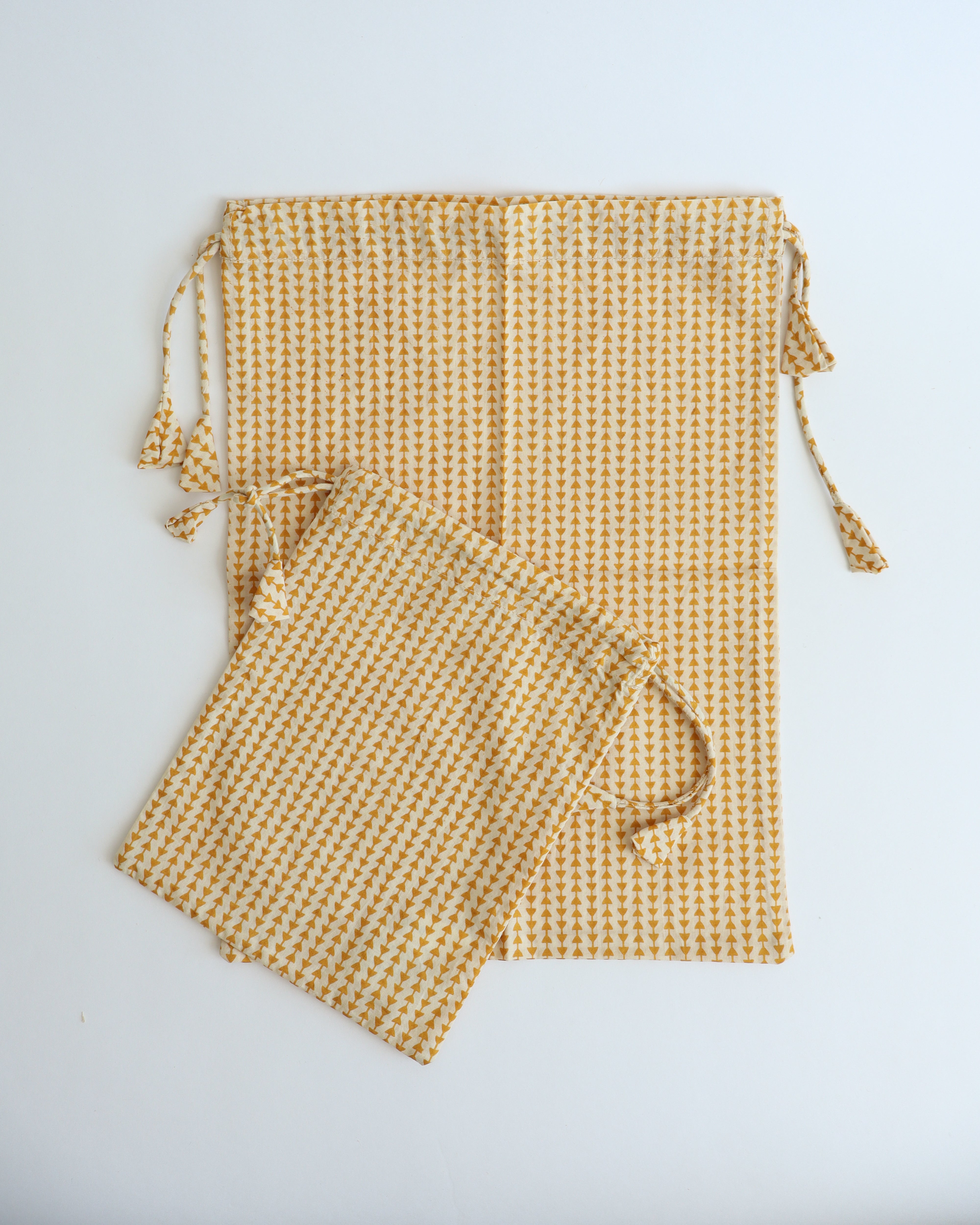 Drawstring Bag S/2 Yellow Arrow